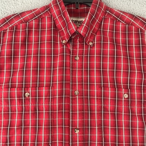 Wrangler Rugged Wear Shirt Size L Wrinkle Resist Long Sleeve Red Plaid - Picture 2 of 10